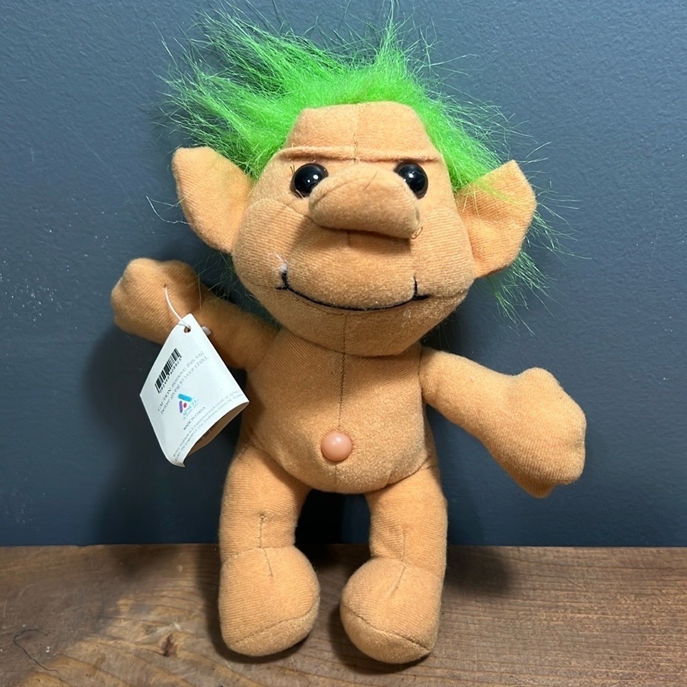 Vintage 1991 Acme Troll-kins doll small plush tan with green hair approx. 9” NWT
